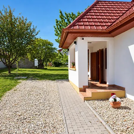 Vanellus Dom wakacyjny Balatongyörök